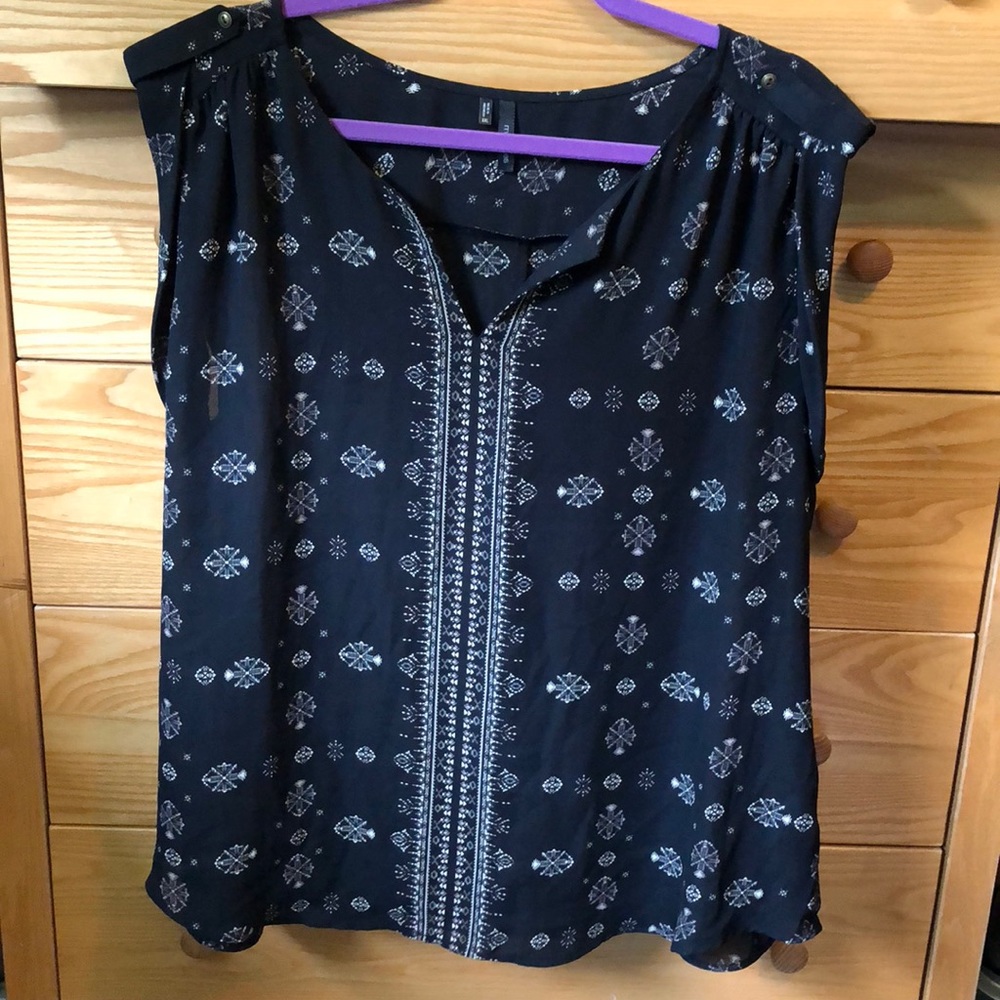 Sleeveless dress top